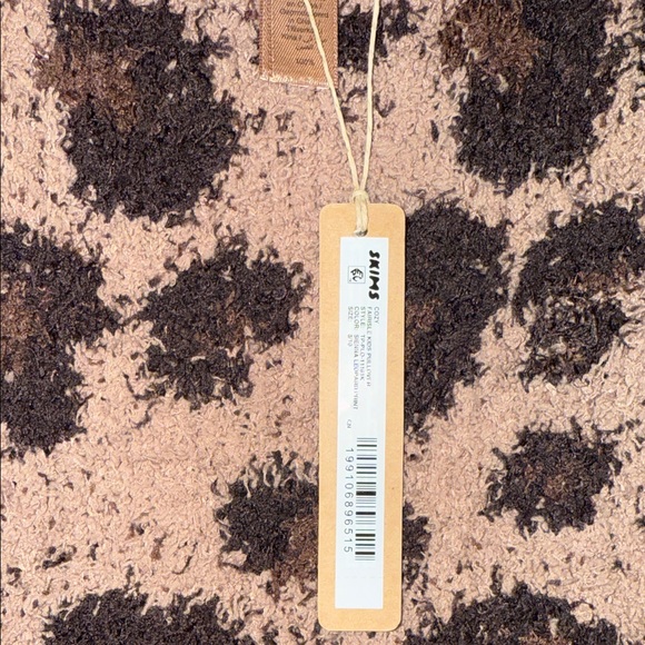SKIMS  KIDS BROWN LEOPARD SWEATER - Picture 4 of 9